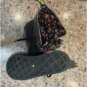 Dr. Martens black and floral 9 hole boot